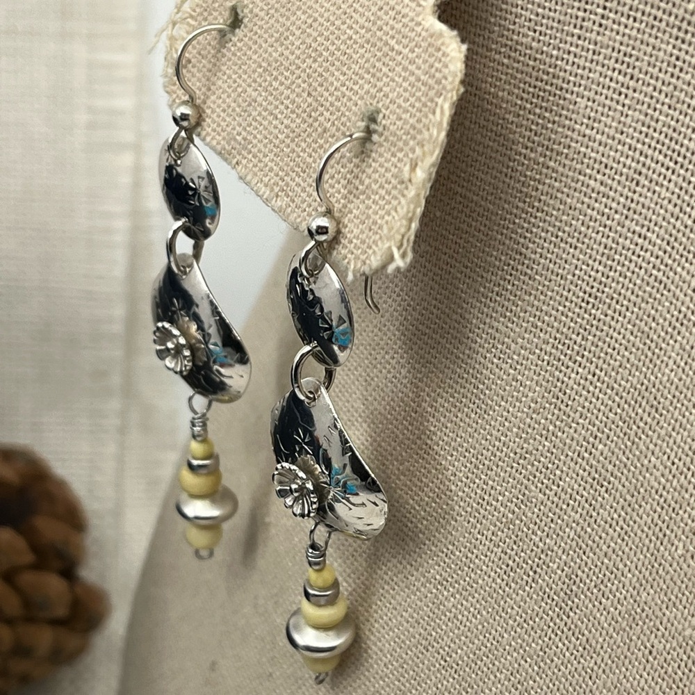 90's Vintage Sterling Silver Dangle Earrings with Floral Sunburst Design - Picture 6 of 15